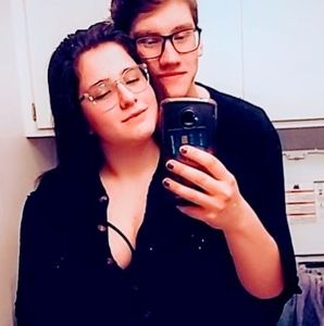 Meet your Posher, Alisson